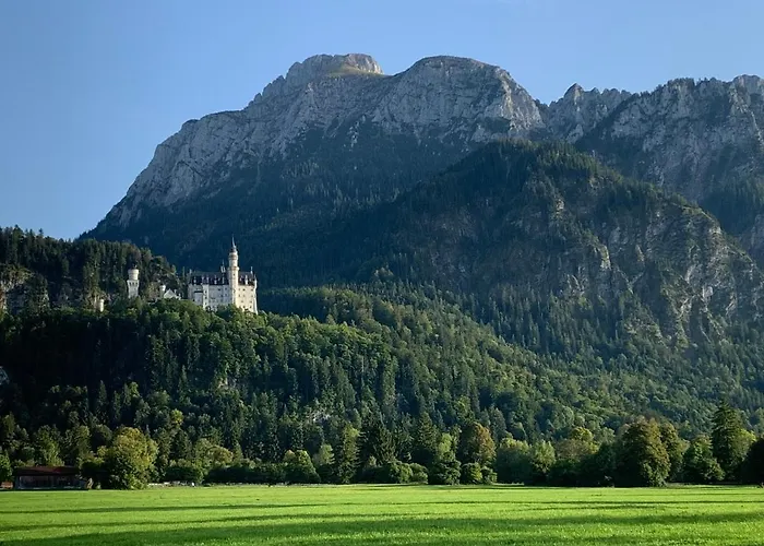 Erholsamer Traumurlaub Wo Auf Bergen Schloesser Wachsen